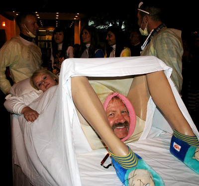 lady_giving_birth_costume