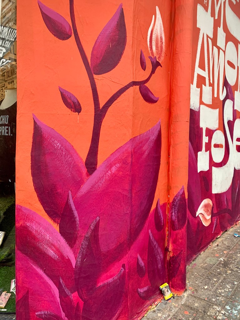 Fachada da loja El Cabriton pintada por Cristina Pagnoncelli